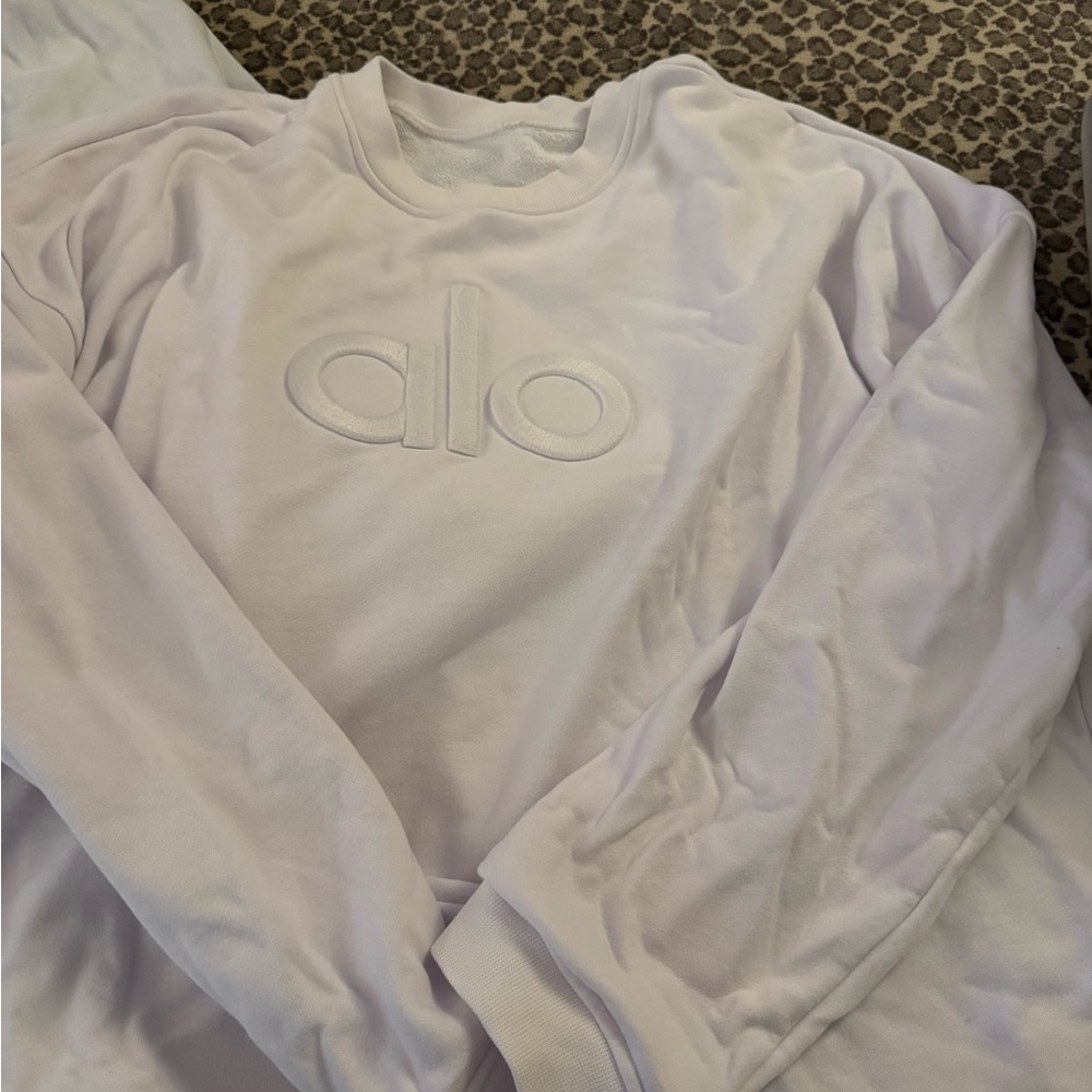 ALO Yoga White Sweatshirt